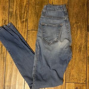 Baggy boyfriend jeans size says 0 but will for up to a size 5